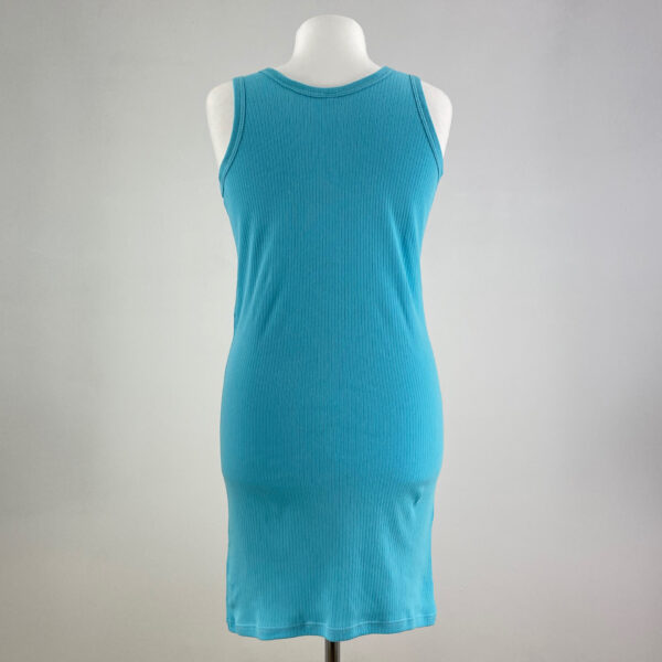 Błękitna sukienka na ramiączka. Dekolt okrągły. Wykonana w 100% z bawełny. Stan idealny - jak nowa.