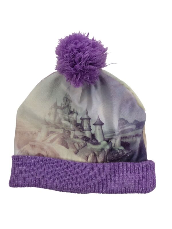 Fioletowa czapka zimowa z pomponem z bajki Księżniczka Zosia.